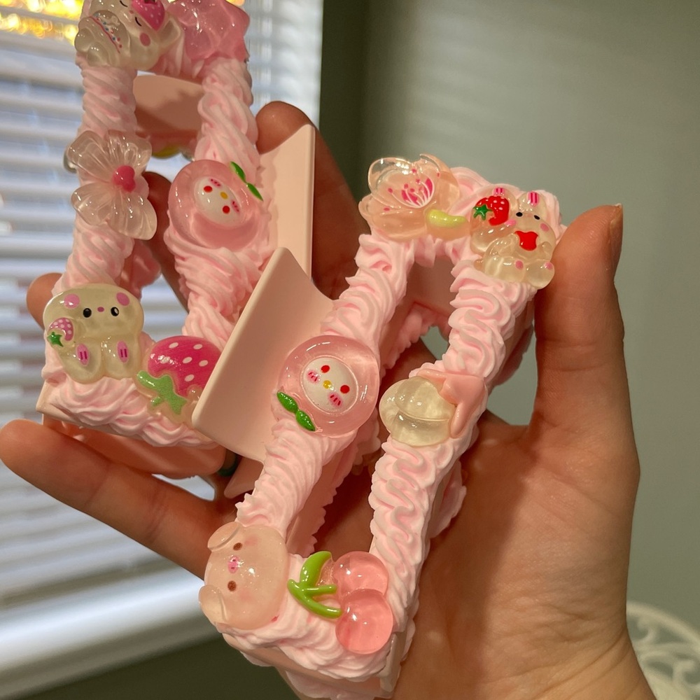 Cute Pink Decoden Claw Clips
